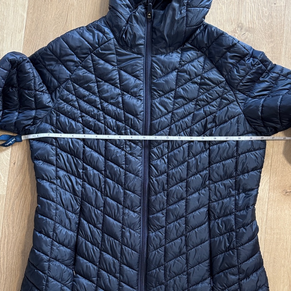 Lands' End Women's Navy Primaloft Puffer Jacket - Picture 3 of 8
